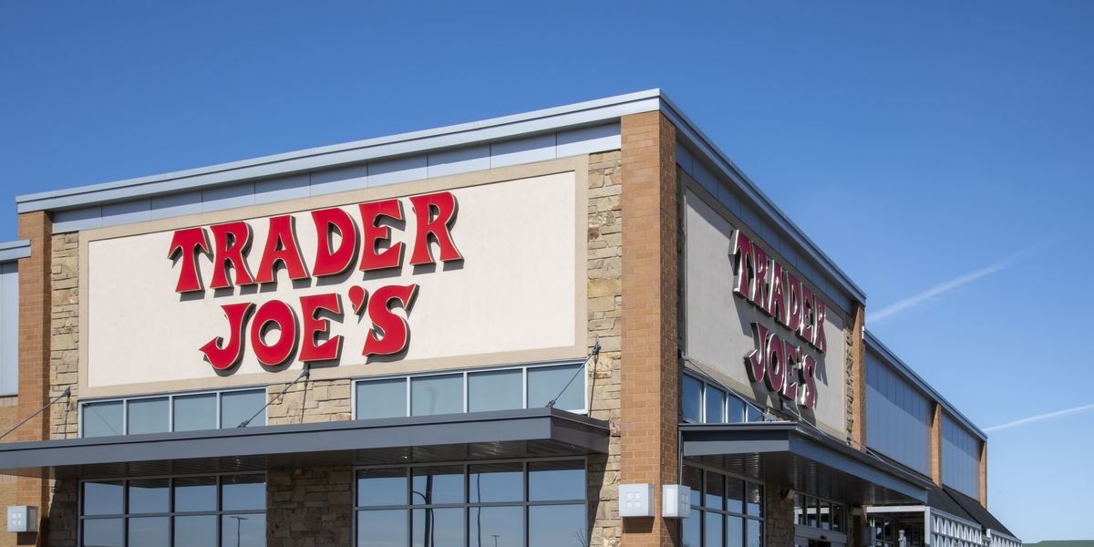 Trader Joe's Is Bringing Back The Banana Pudding Ice Cream