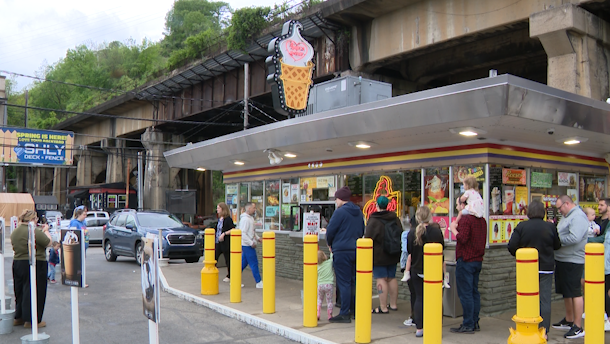 Page's in South Side hands out free ice cream cones 1 week after storm damage
