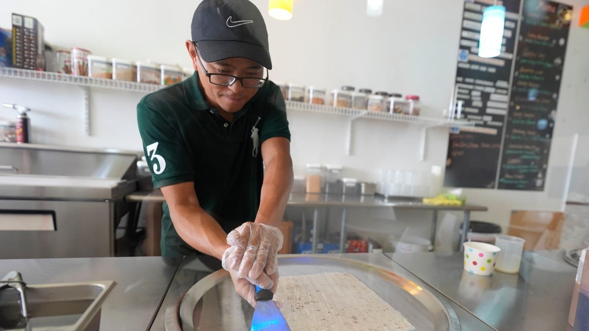 SEE IT: Need a sweet treat? Augusta's Peachy Rolls serves up viral rolled ice cream