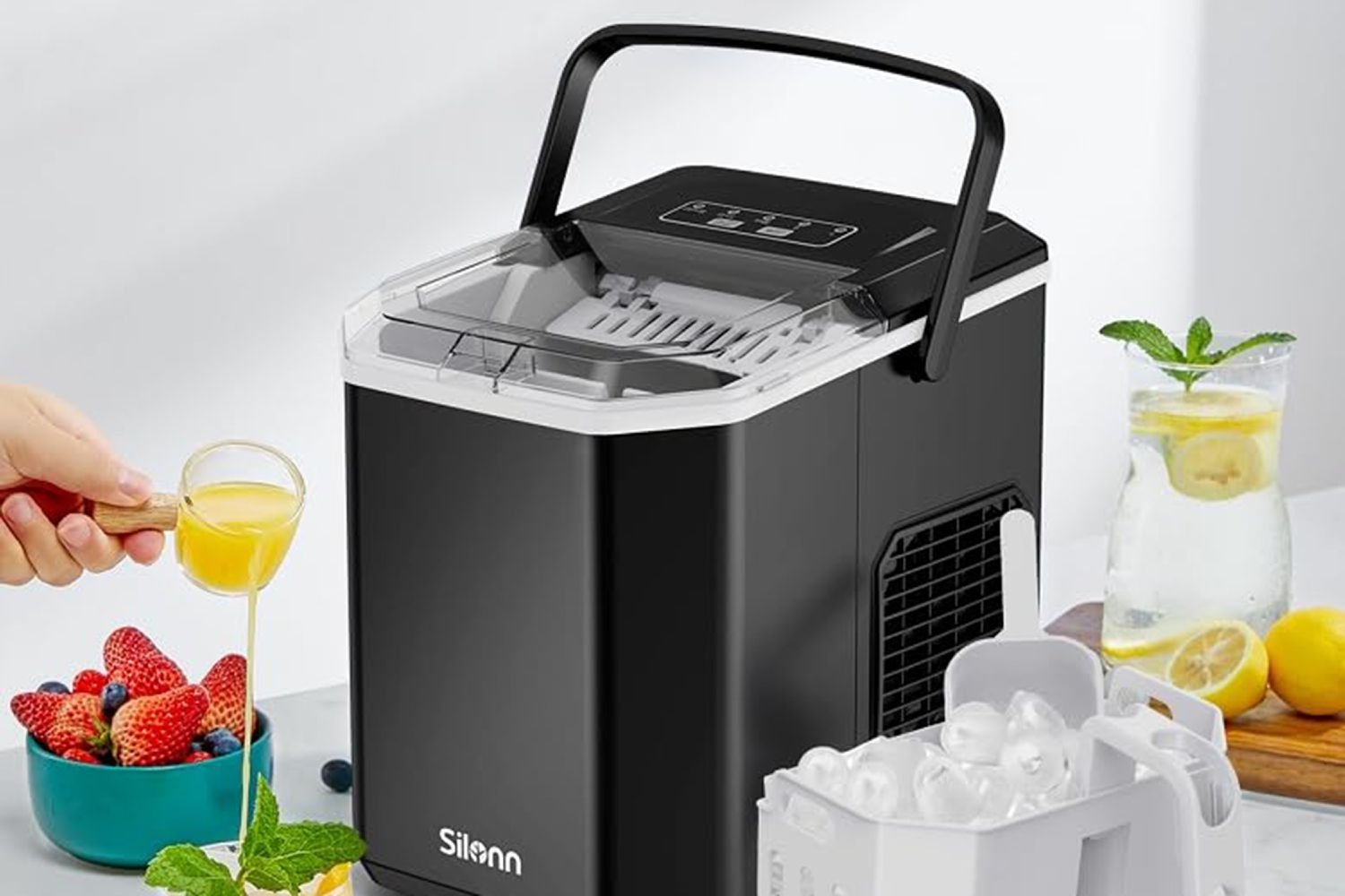 This Compact Ice Maker Churns Out Ice In Minutes and It's Under $100