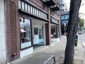 West Seattle Blog… | 2 Saturday food notes: Ice cream and free pizza