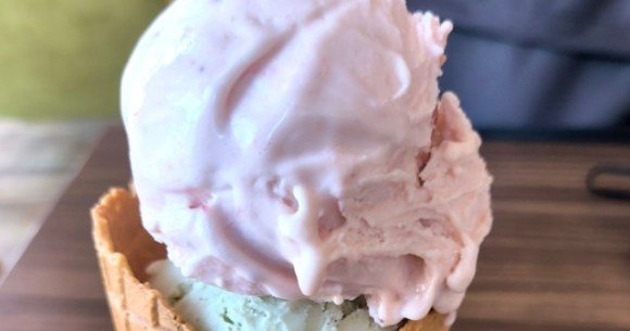 Mr. Sato discovers a Cremahop ice cream shop in Tokyo right when he needs it most