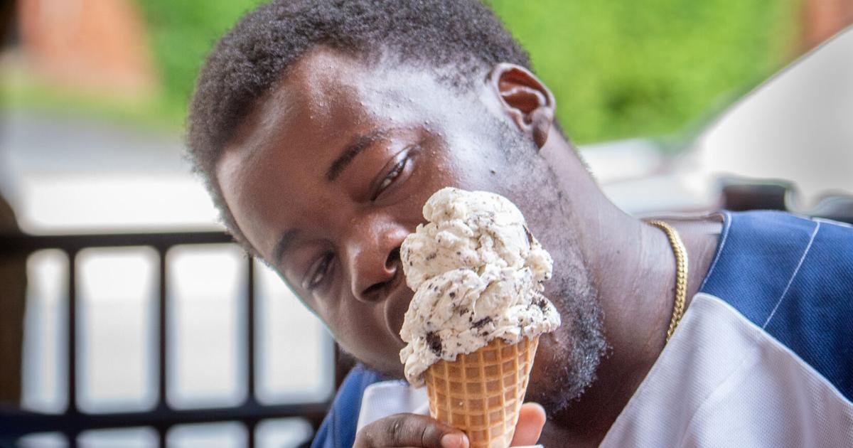 Ice cream bar opens at Decades in Lancaster city [photos] | Local News